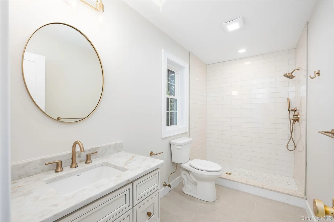 Photo of 15 Tompkins Avenue