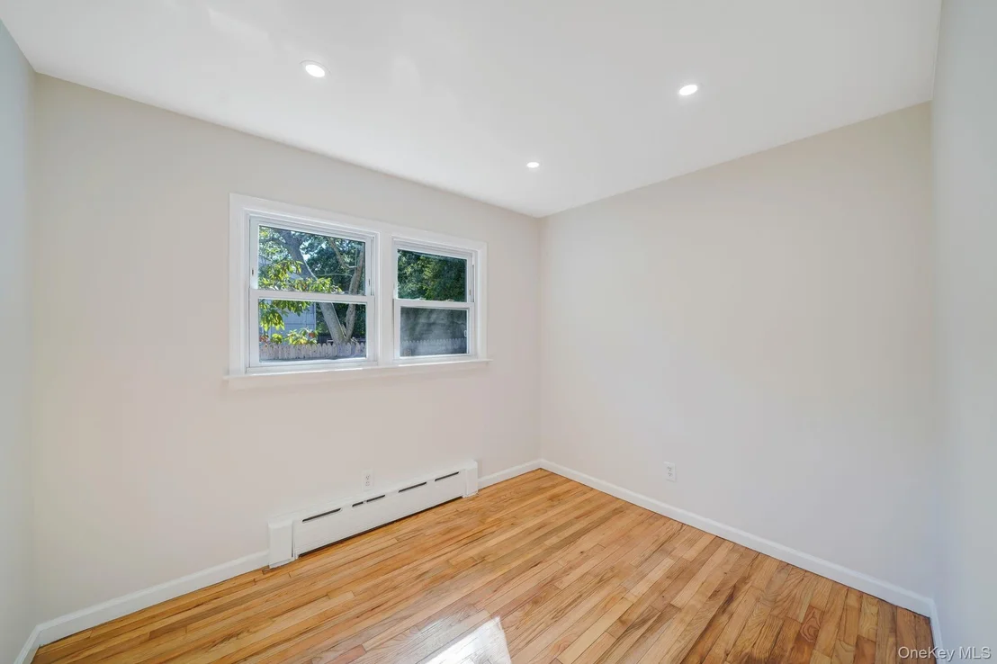 Photo of 2 W Walnut Street
