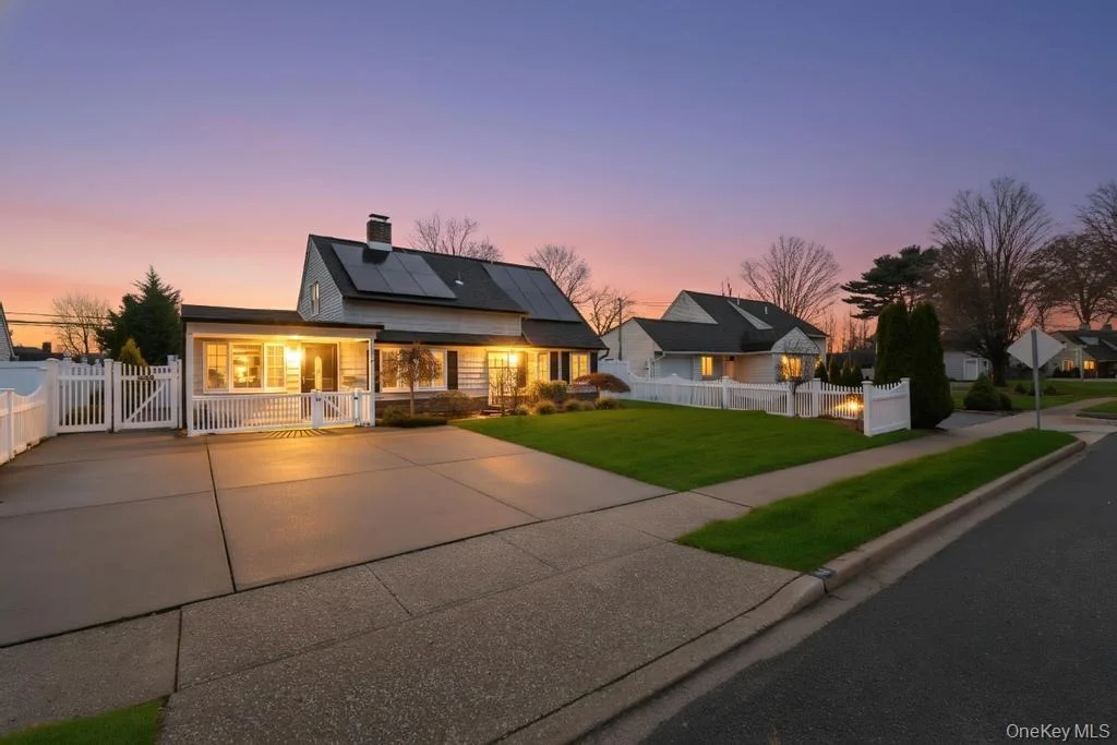 Photo of 143 Blacksmith Road E