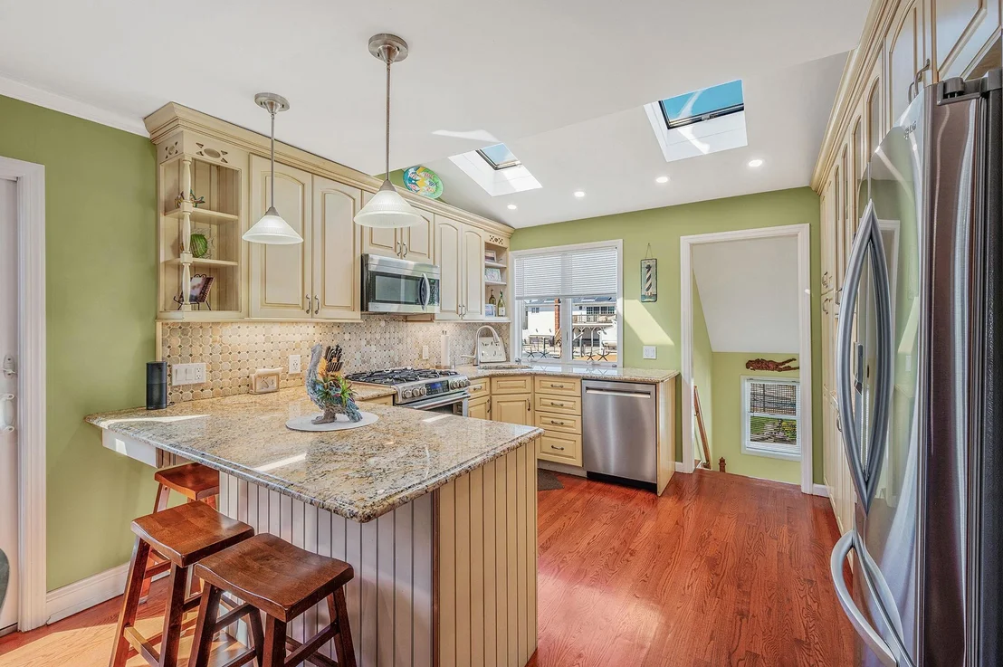 Photo of 320 East Drive