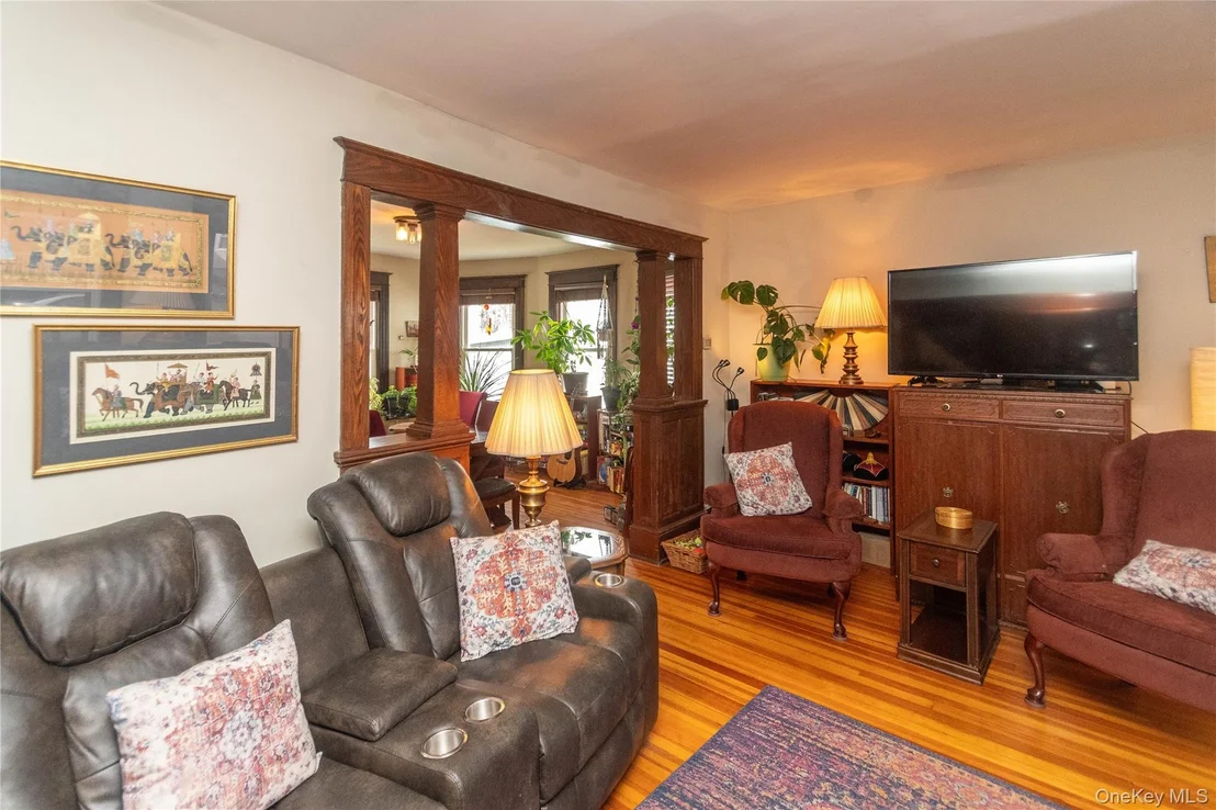Photo of 17 Streit Avenue