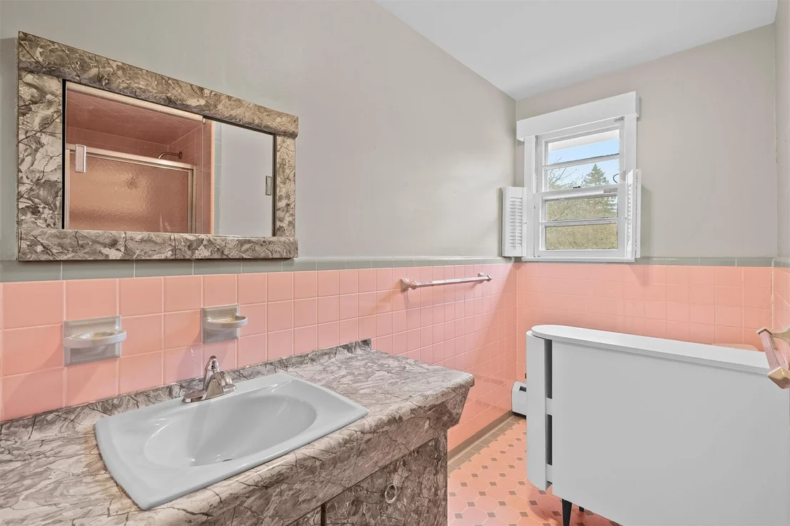 Photo of 21 Westview Road