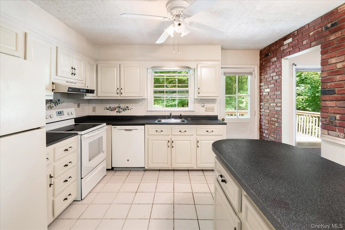Photo of 45 Laurelton Road