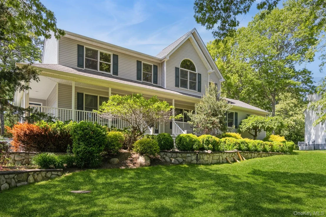 Photo of 212 Fairway Drive