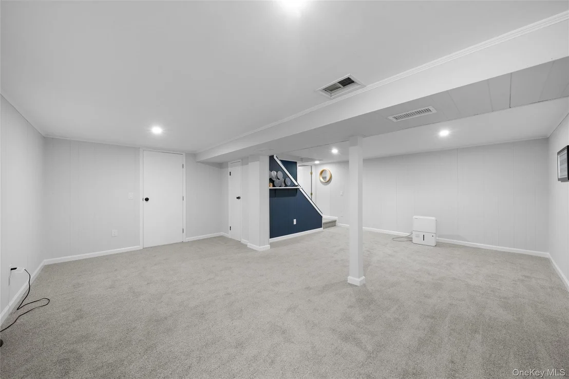Photo of 98 Paula Boulevard