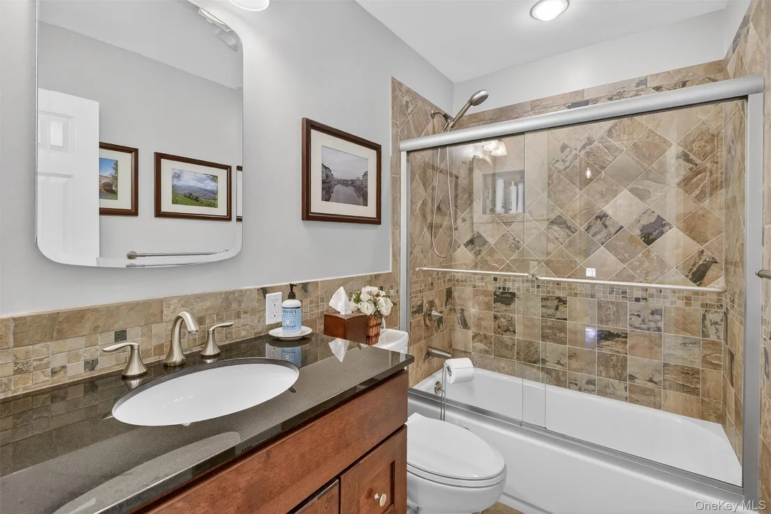 Photo of 18 Clovebrook Road