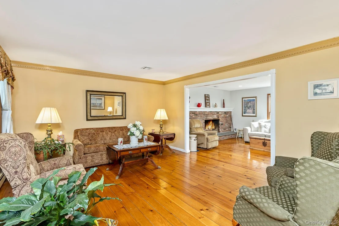 Photo of 41 Astor Avenue