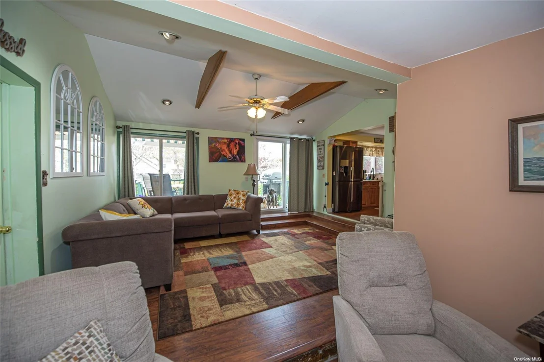 Photo of 92 Maple Avenue