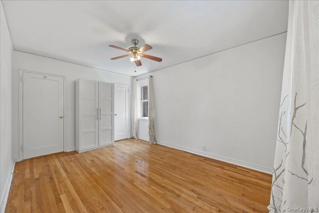 Photo of Unit 4D at 821 Bronx River Road