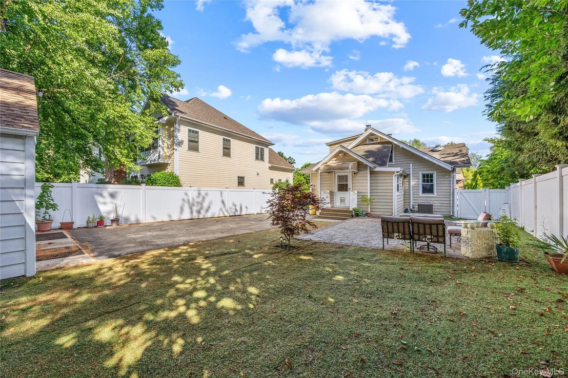Photo of 15 Pershing Avenue