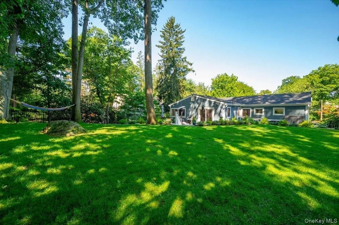Photo of 25 Shadow Lane