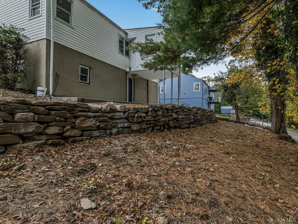 Photo of 25 Linn ( aka 183 Putnam Avenue) Place