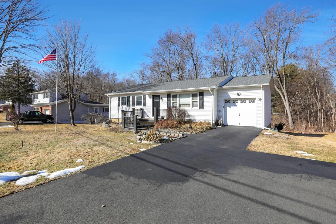 Photo of 75 Kretch Circle