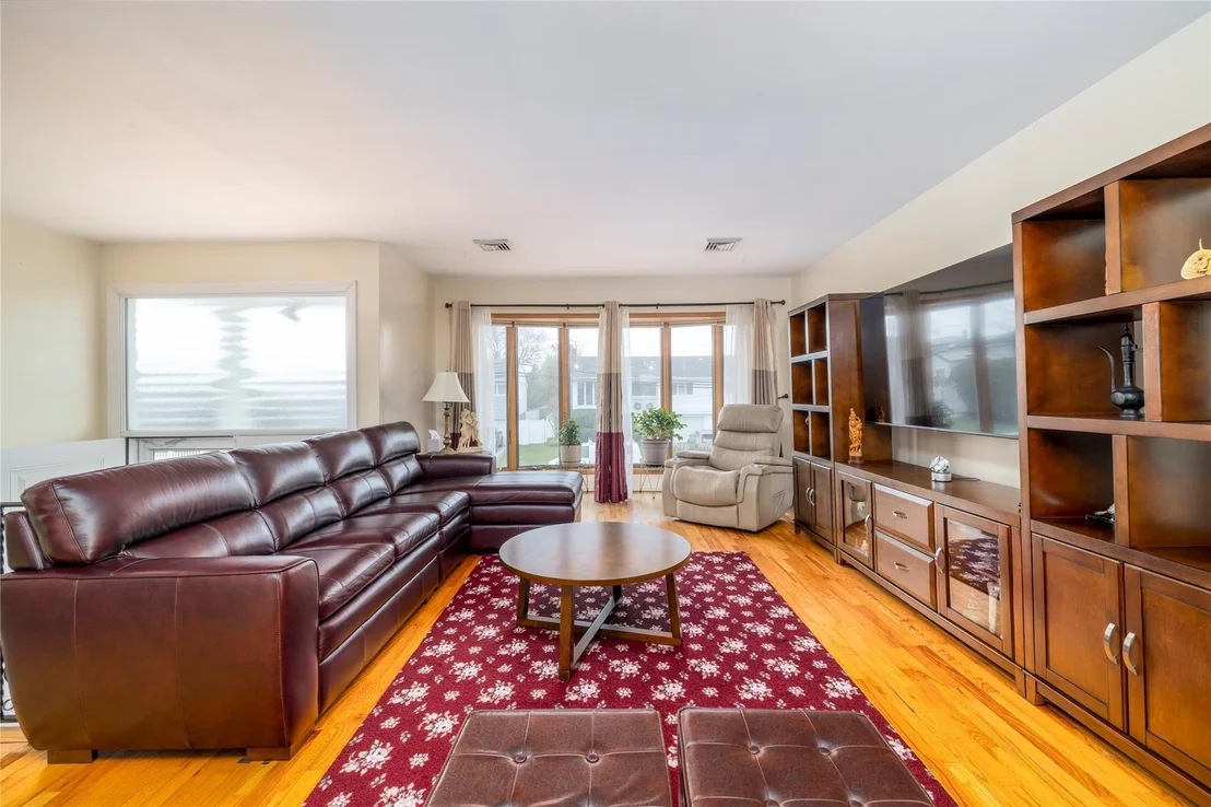 Photo of 1001 Green Place