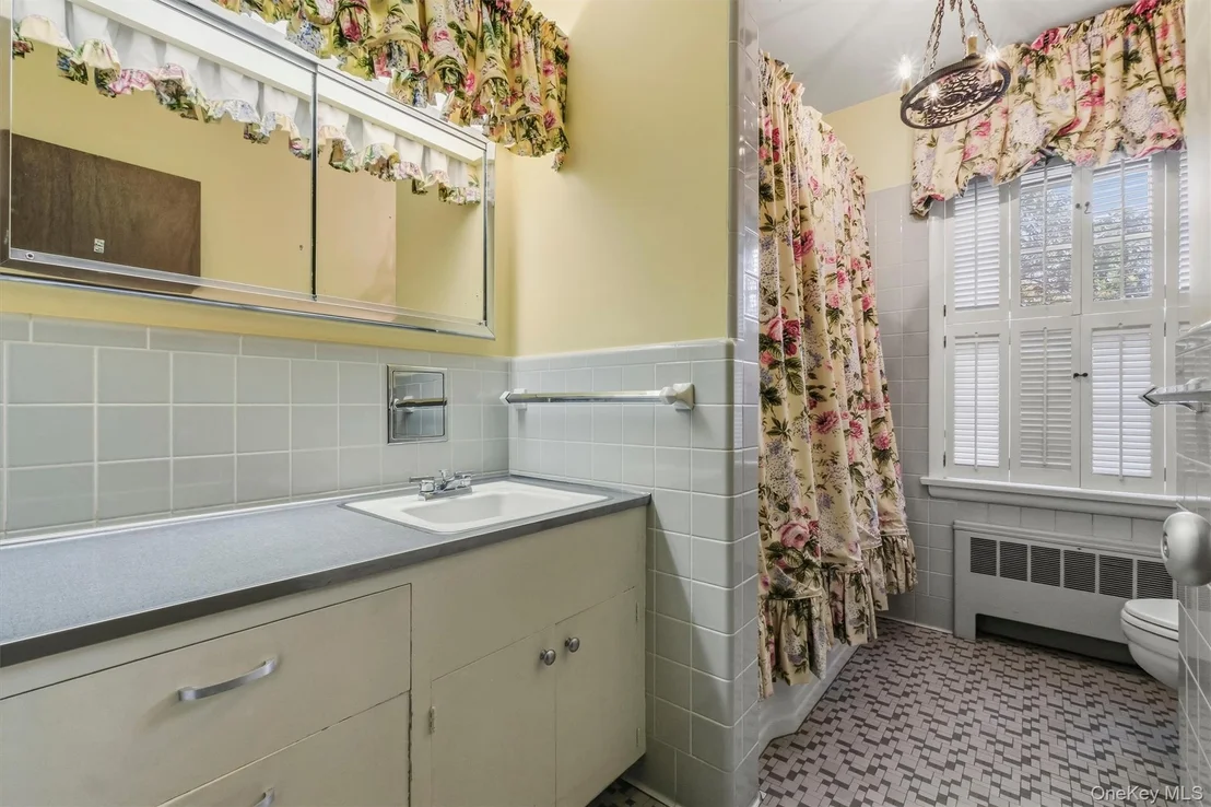 Photo of 17 Whitehouse Avenue