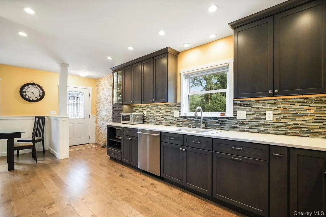 Photo of 36 Ernhofer Drive