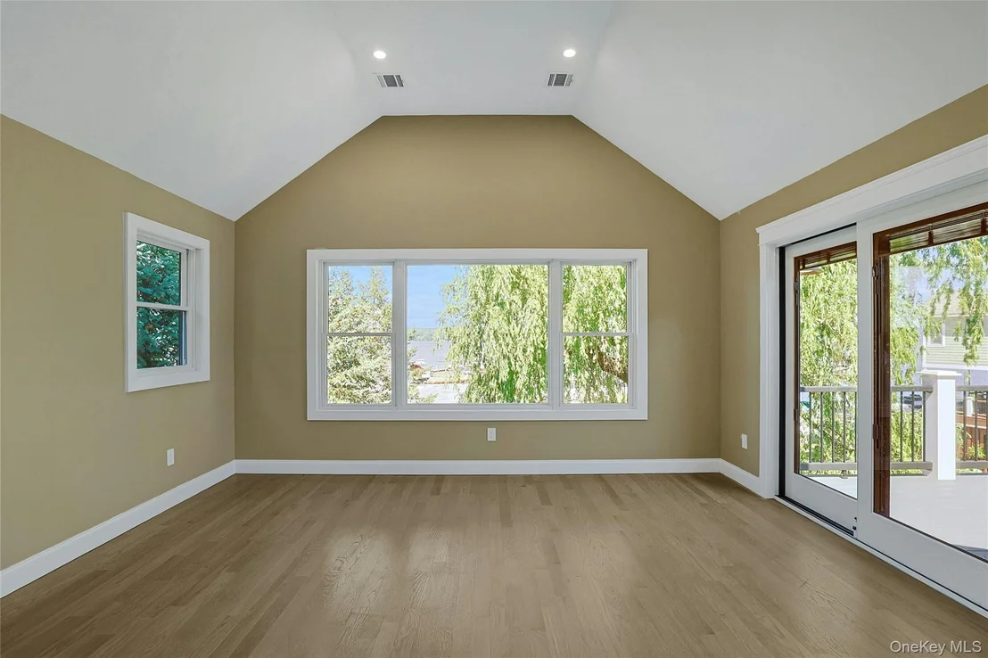 Photo of 74 Beach Road