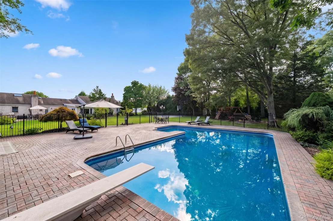 Photo of 9 Elderwood Drive