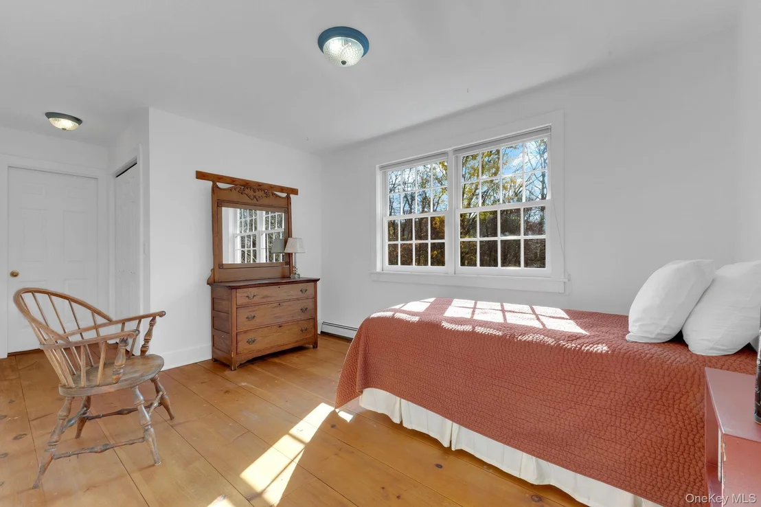 Photo of 331 Grape Hollow Road