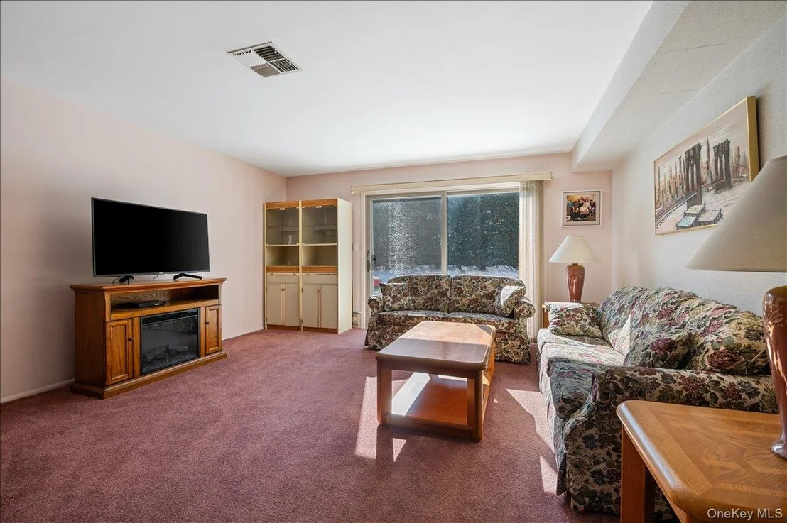 Photo of Unit 607 at 2355 Pershing Boulevard
