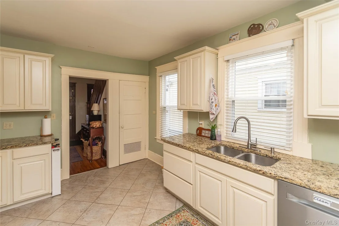 Photo of 17 Streit Avenue