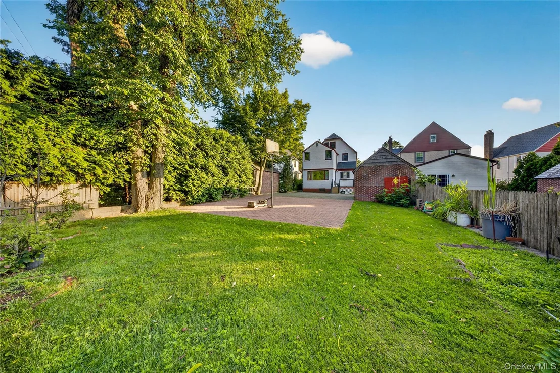 Photo of 46-19 Iris Lane