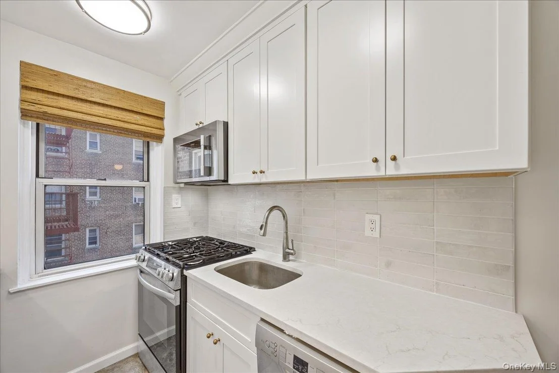 Photo of Unit 4D at 821 Bronx River Road