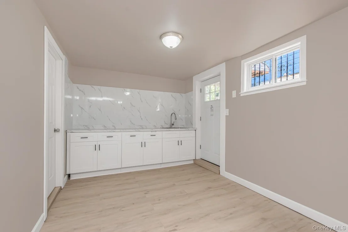 Photo of 427 Taylor Avenue