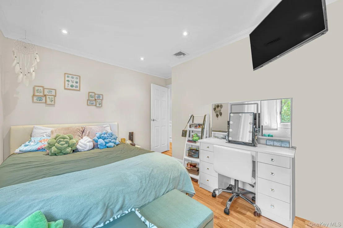 Photo of 6 Wyandanch Boulevard