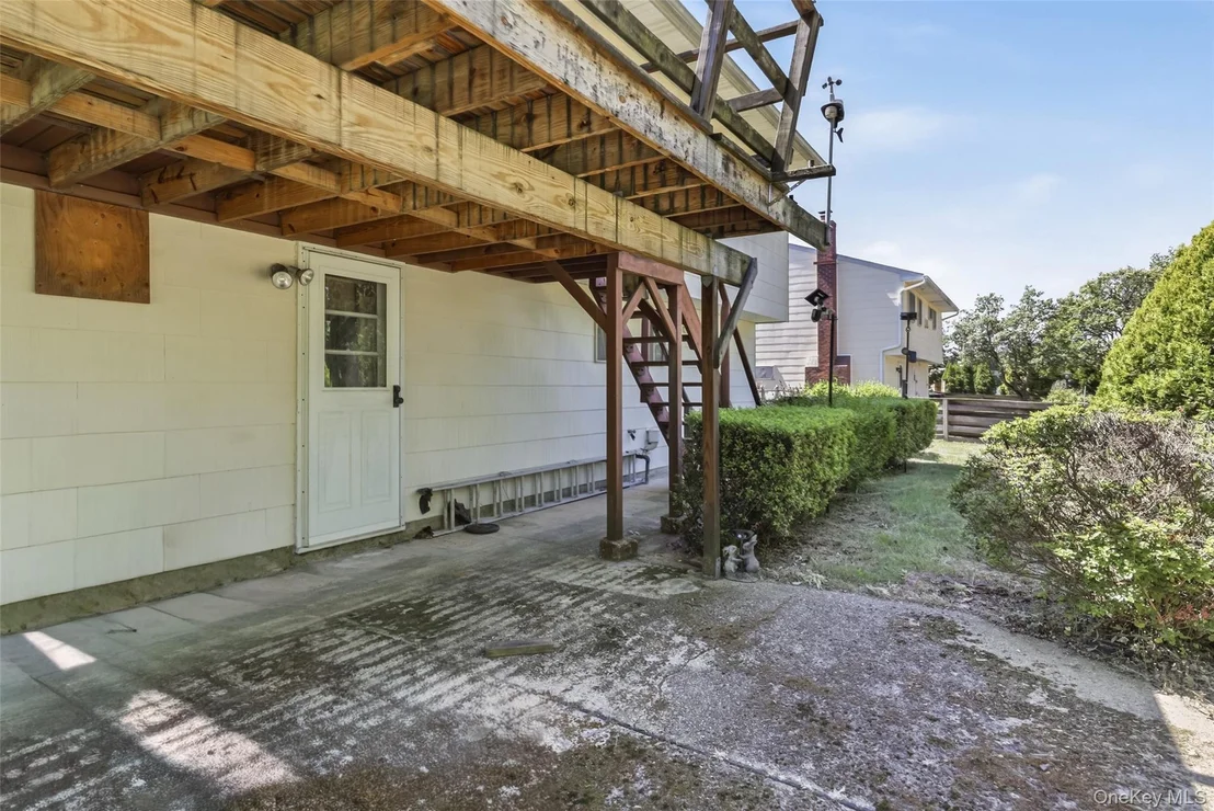 Photo of 94 Babylon Avenue