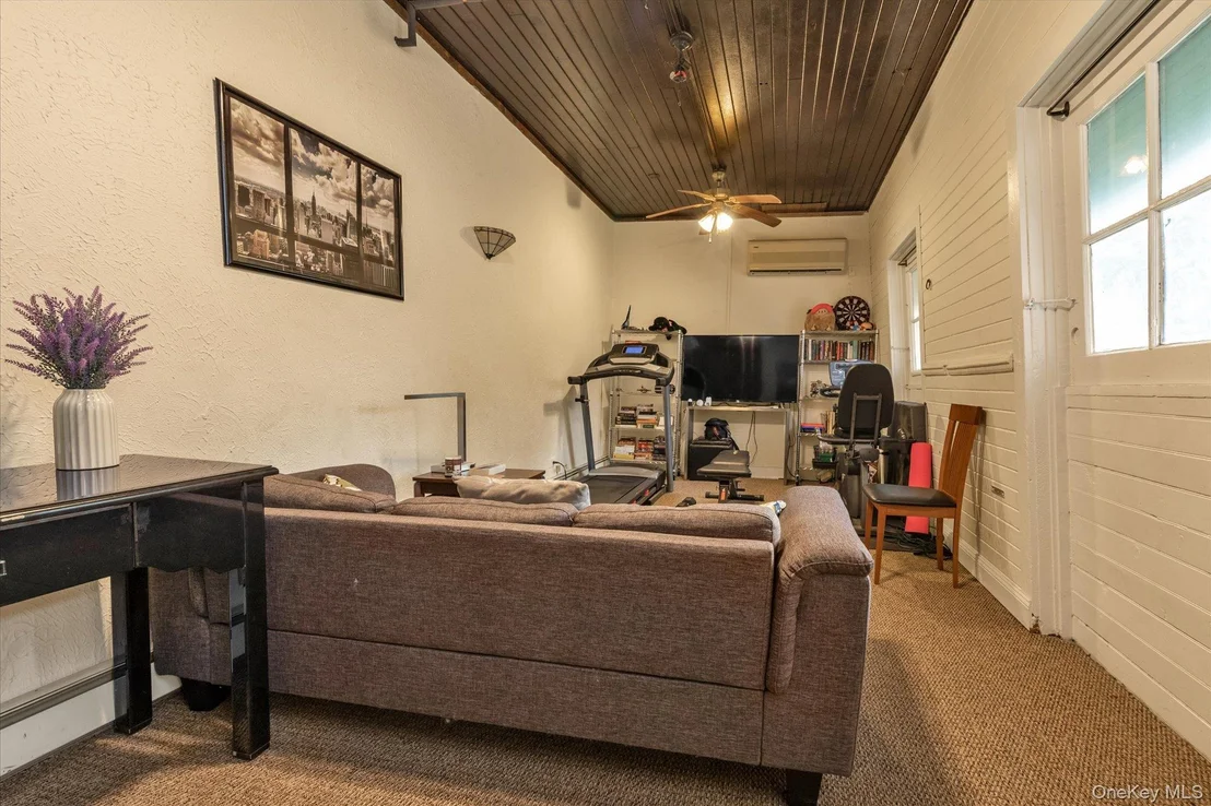 Photo of 2177 Cedar Swamp Road