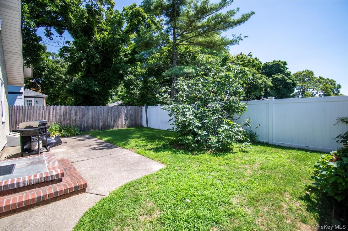 Photo of 2415 Gale Avenue