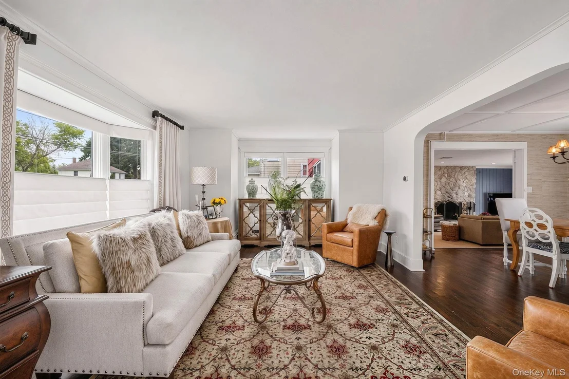 Photo of 312 Riverside Drive