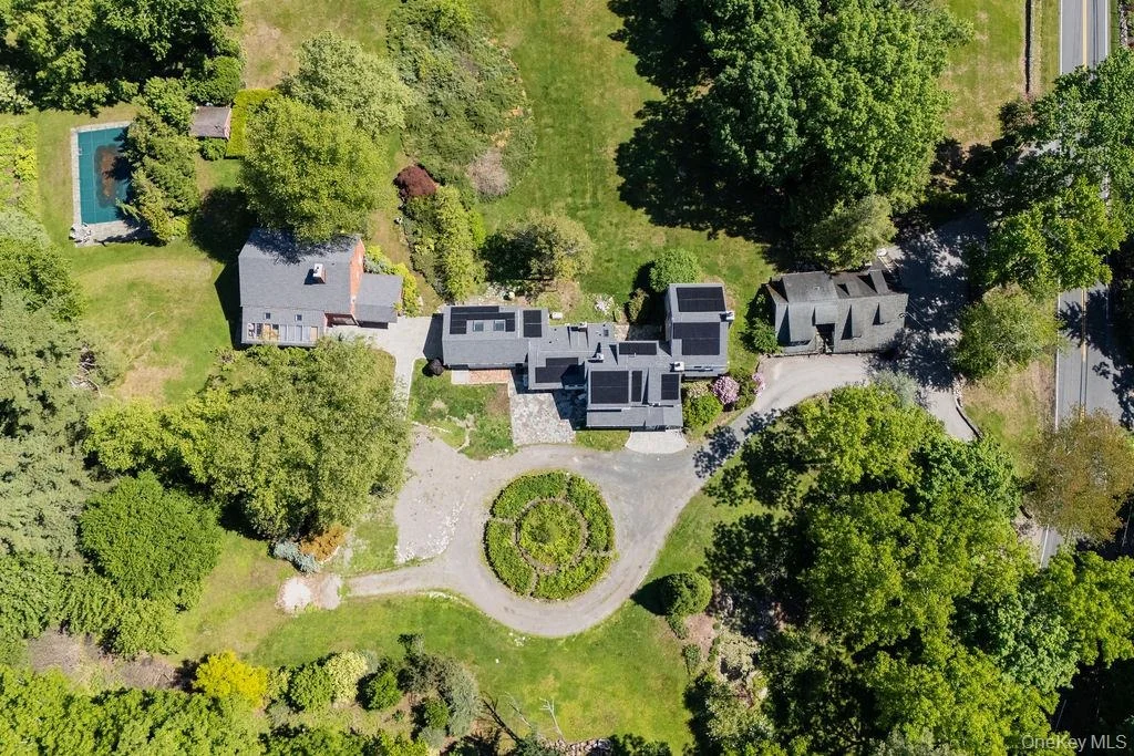 Photo of 51 Pinesbridge Road