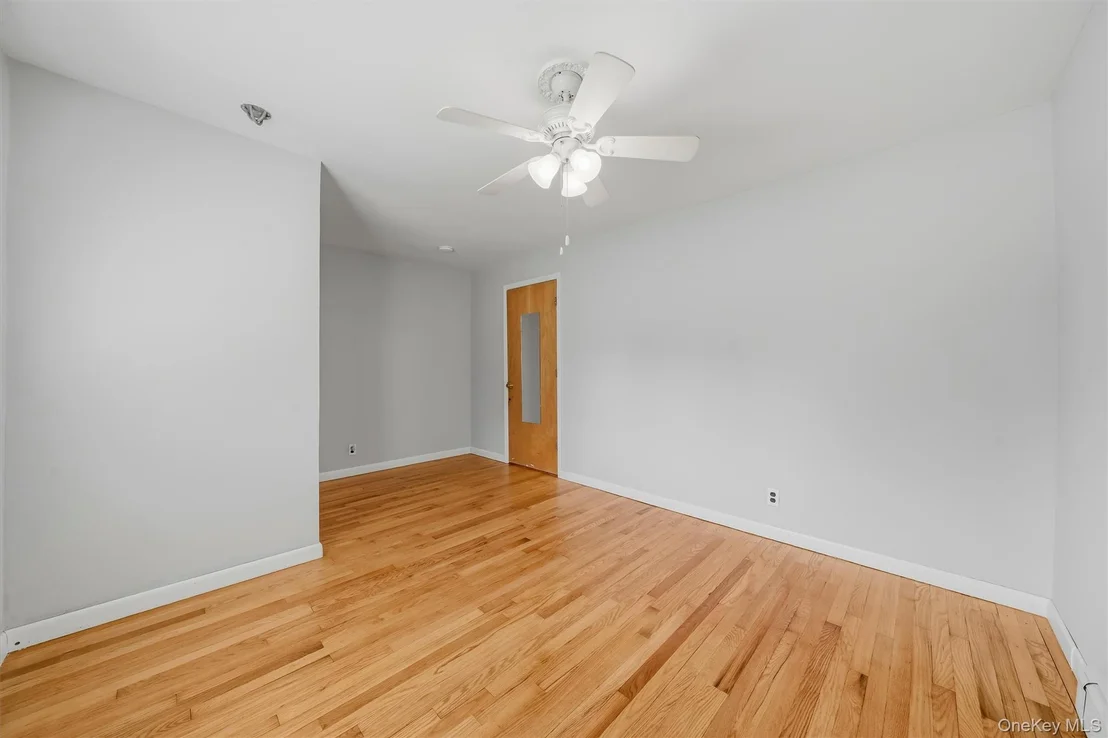 Photo of 48 Lake Side Drive