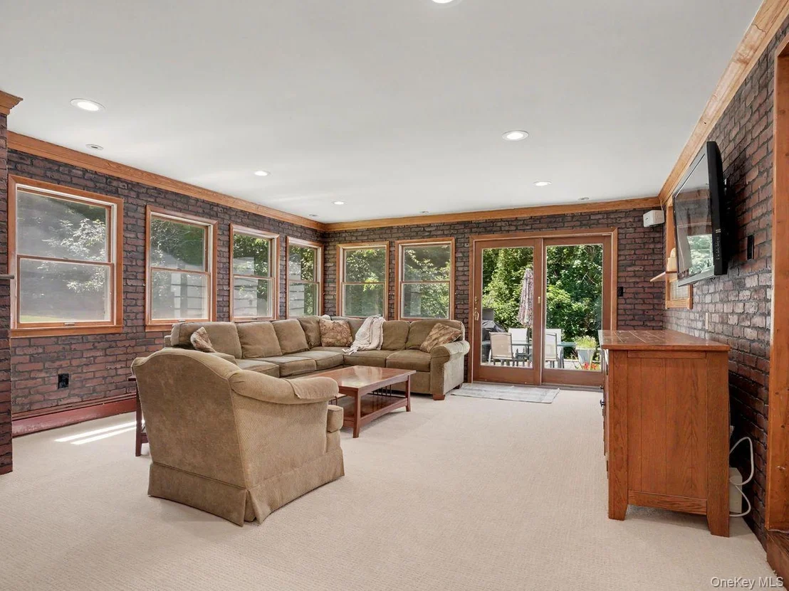 Photo of 11 Leona Drive