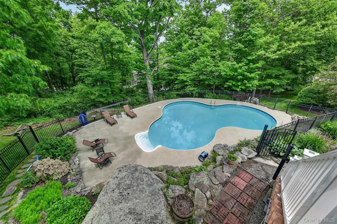 Photo of 8 Mountain Brook Road