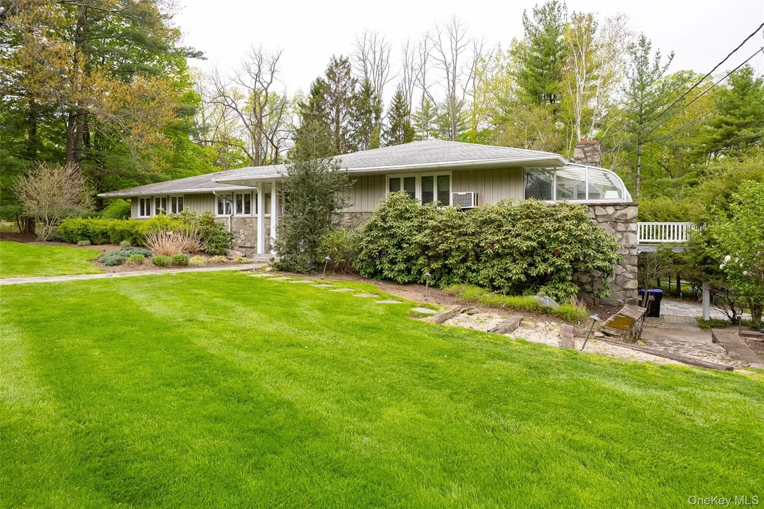 Photo of 42 Yates Boulevard