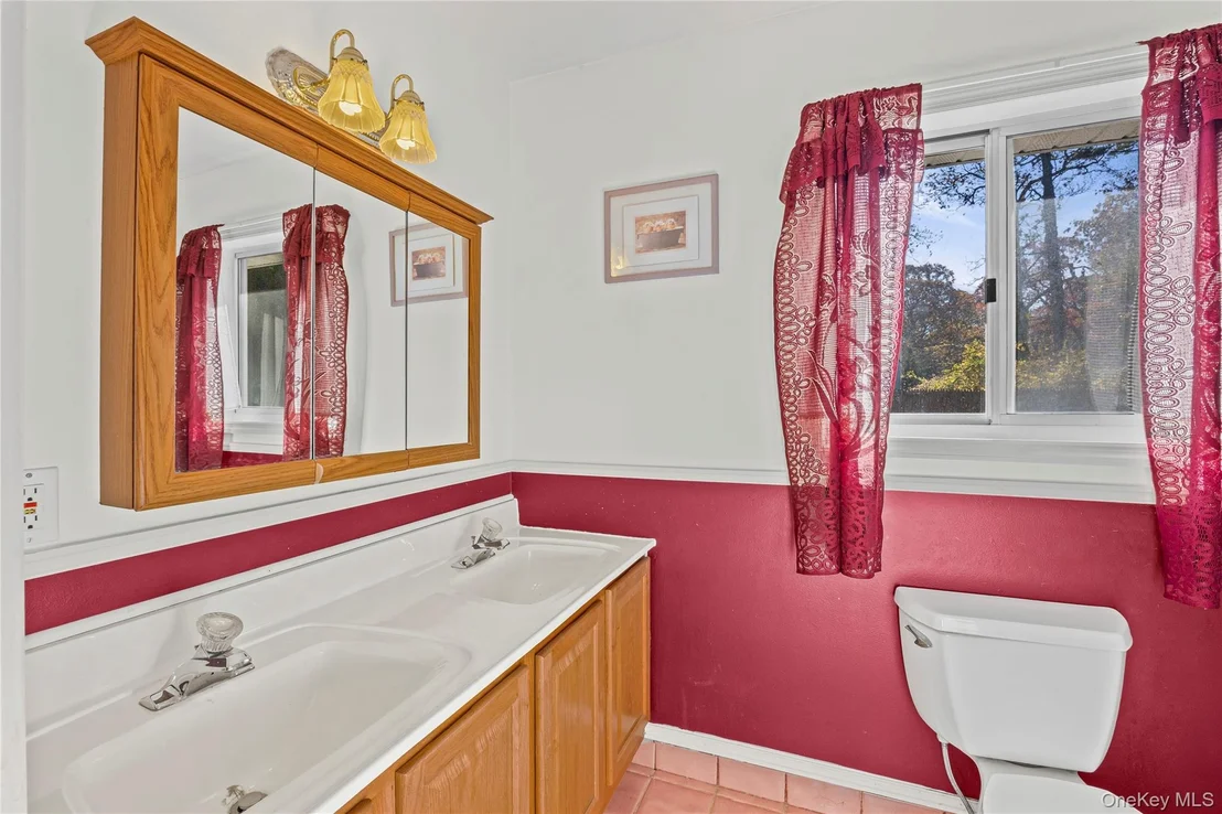 Photo of 10 Queen Drive