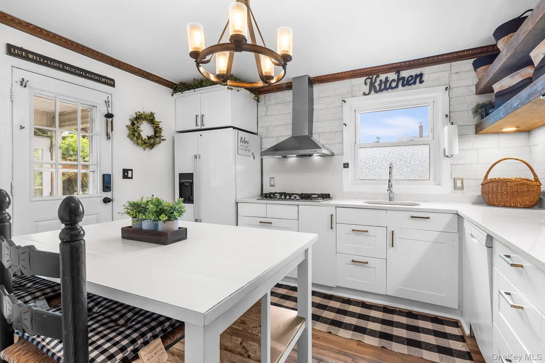 Photo of 121 Thomas Avenue
