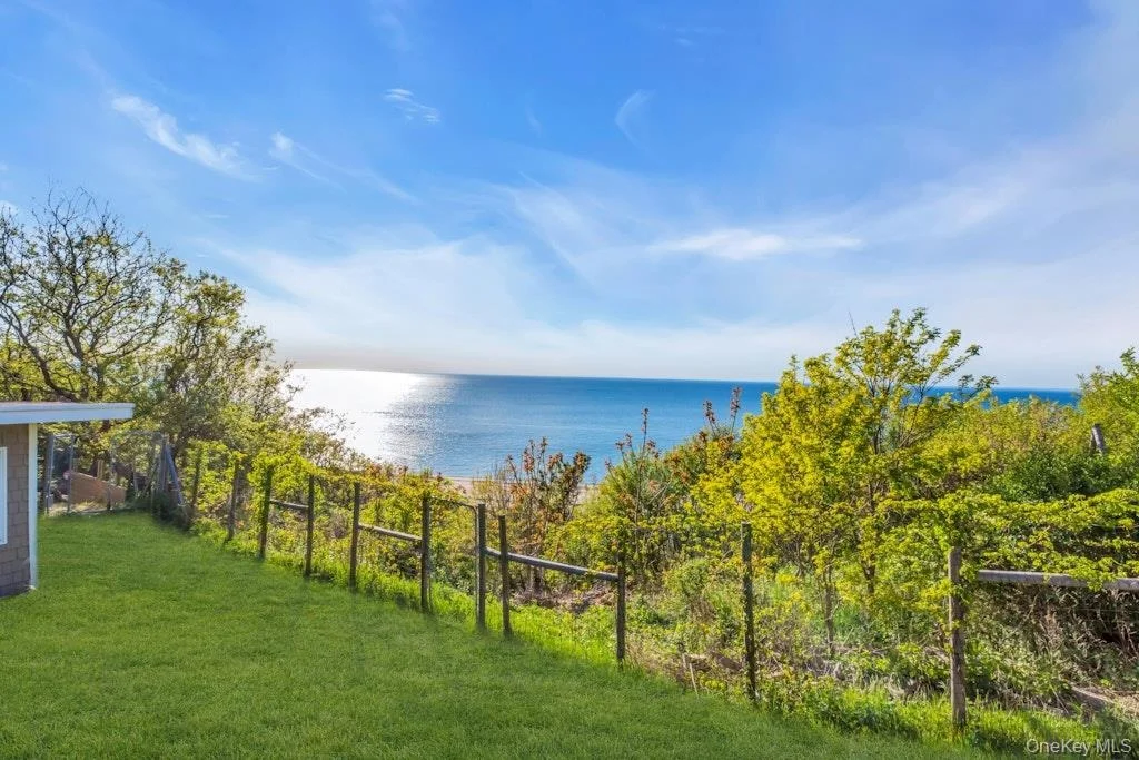 Photo of 995 Red Fox Road