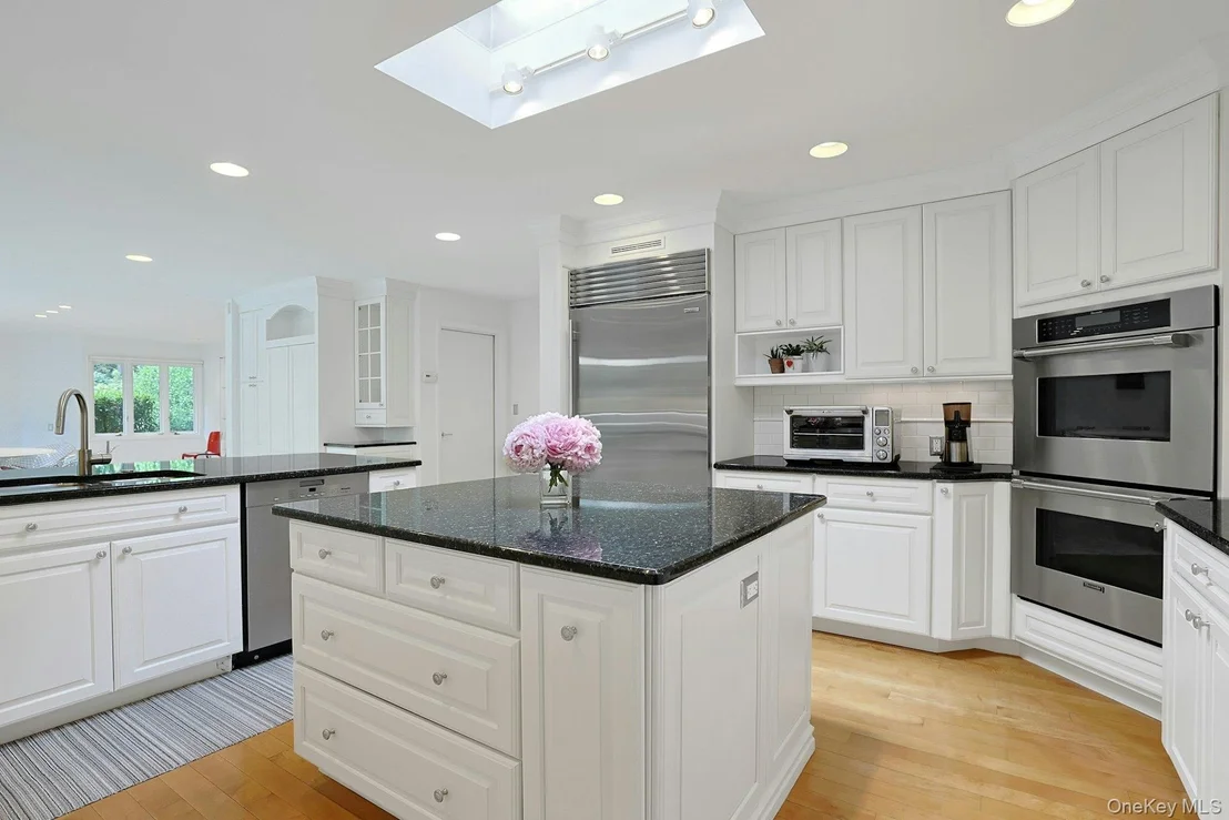 Photo of 10 Cypress Point Drive