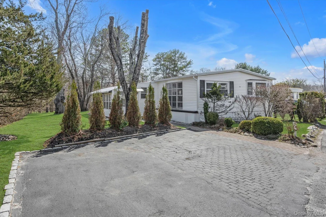 Photo of 74 Maple St