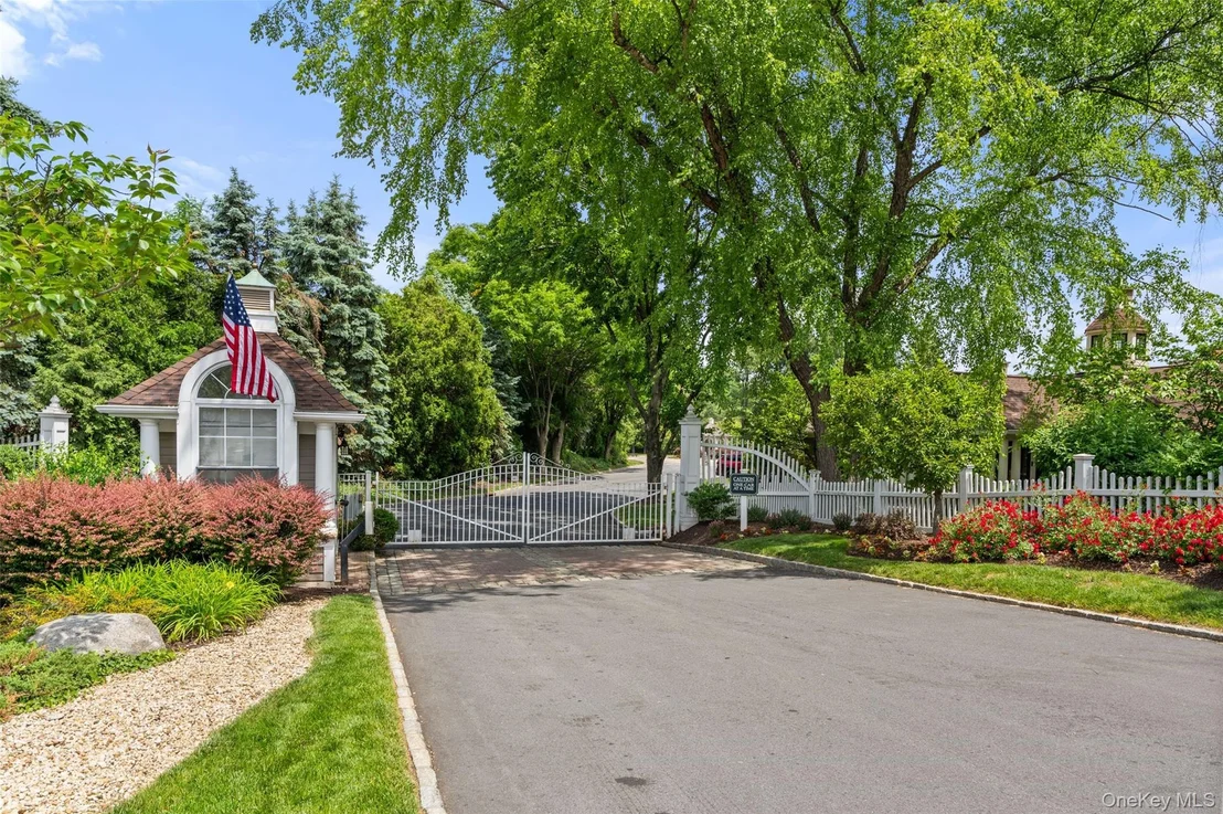 Photo of 611 Pondside Drive