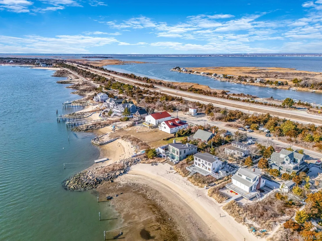 Photo of 116 Oak Beach Road