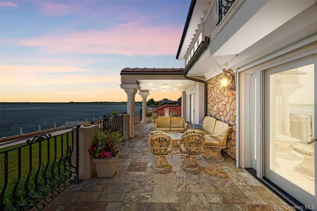 Photo of 1101 Harbor Road