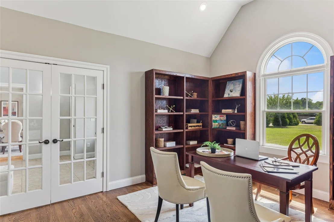 Photo of 1465 Ackerly Pond Lane