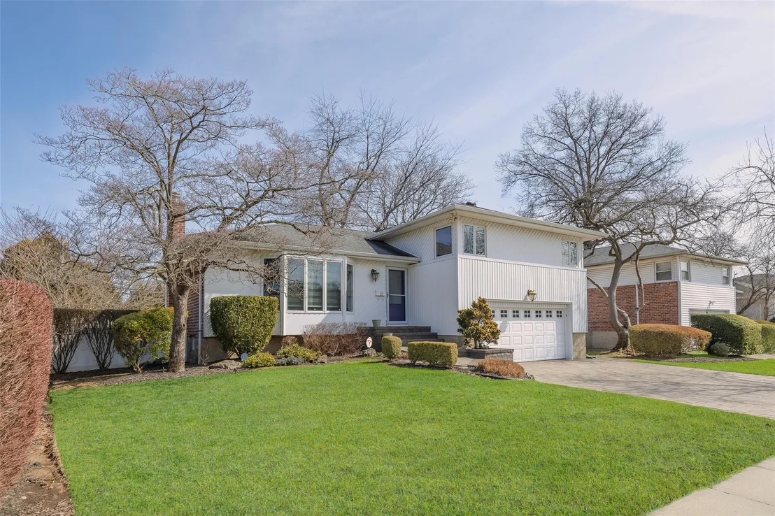 Photo of 42 Hollywood Drive