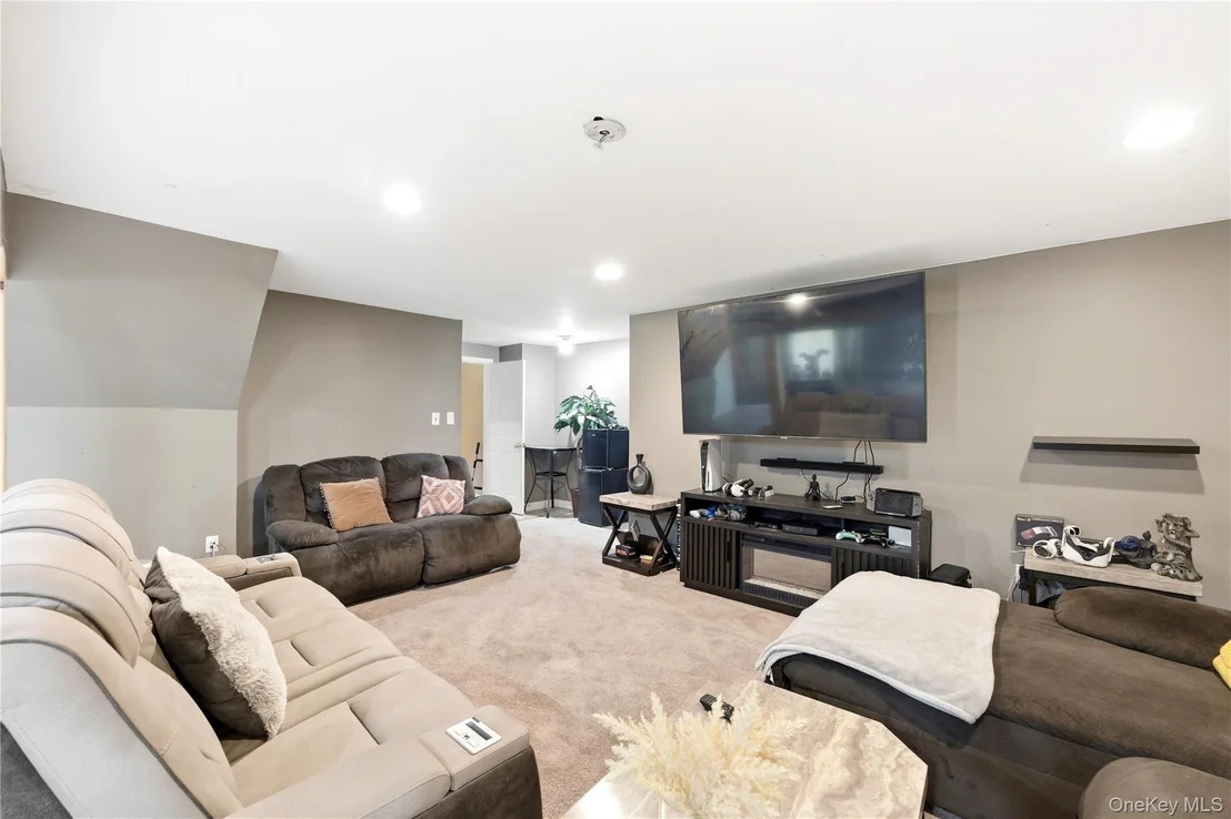 Photo of 8 Cedardale Loop