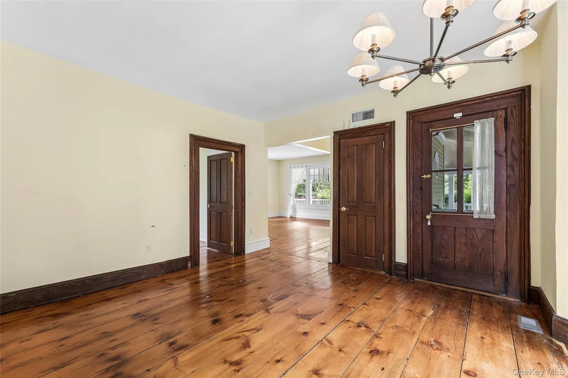 Photo of 25105 Main Road N